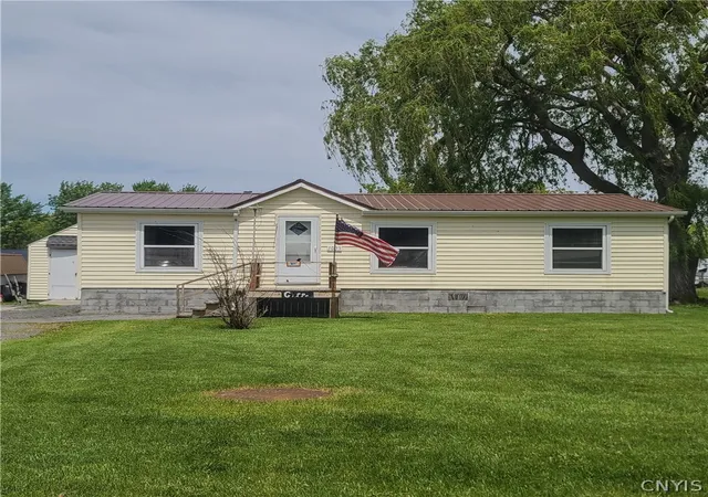 Homes for sale in Cape Vincent, NY | 1071 Pine St, Cape Vincent, NY 13618 | MLS# S1687684