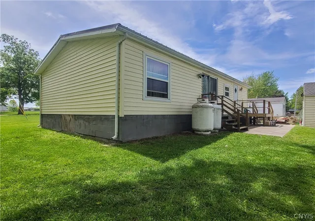 Homes for sale in Cape Vincent, NY | 1071 Pine St, Cape Vincent, NY 13618 | MLS# S1687684