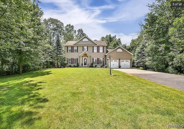Homes for sale in Grand Island, NY | 2694 Bedell Rd, Grand Island, NY 14072 | MLS# B1687695