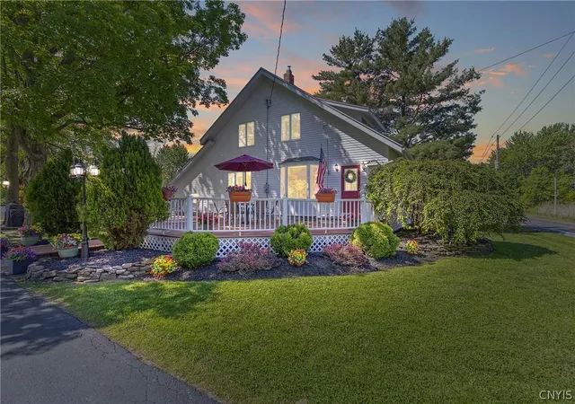 2nd image of 6176 Lakeshore Rd, Cicero, NY 13039 | MLS# S1687640