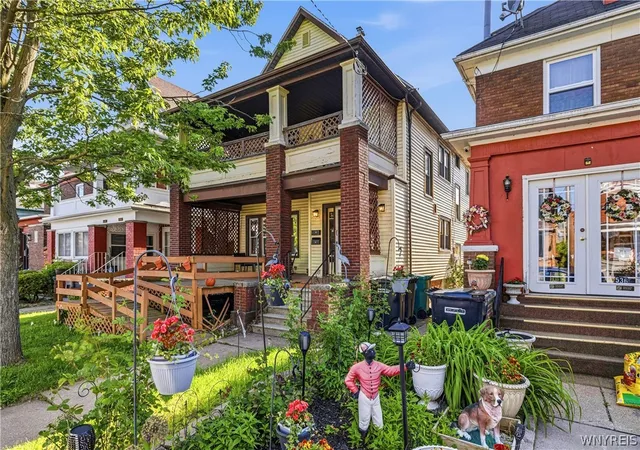 1st image of 534 12th St, Niagara Falls, NY 14301 | MLS# B1687870