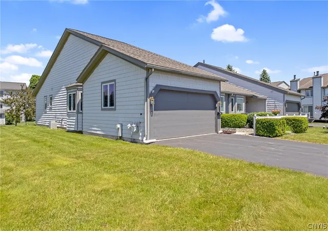 Homes for sale in Manlius, NY | 354 Summerhaven Dr N, Manlius, NY 13057 | MLS# S1686783