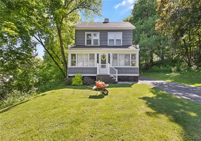 2nd image of 108 Huntington Rd, Syracuse, NY 13219 | MLS# S1686430