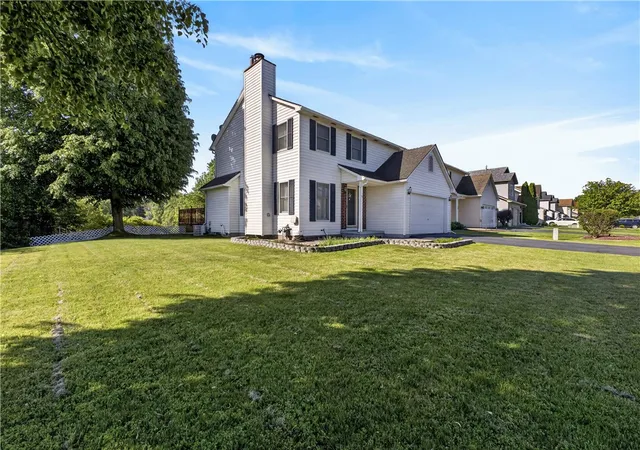 3rd image of 15 Still Pond Wy, West Henrietta, NY 14586 | MLS# R1684486