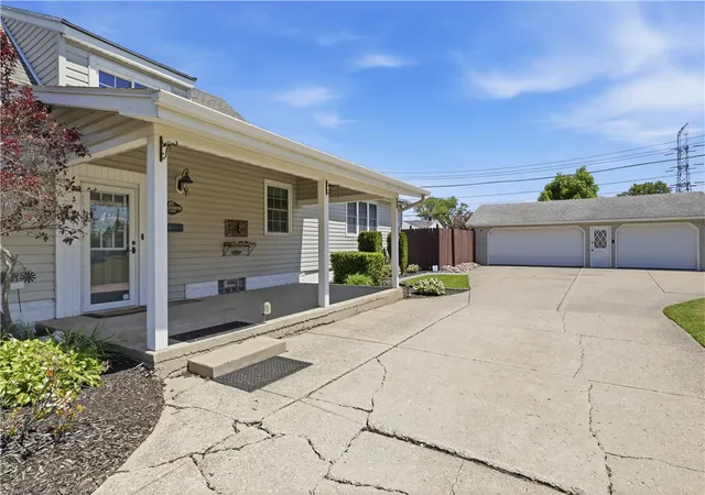 Photo 3 of Sale Pending at 55 Toelsin Rd, Buffalo, NY 14225 | MLS# R1686747 | Listing updated on 2026-07-08