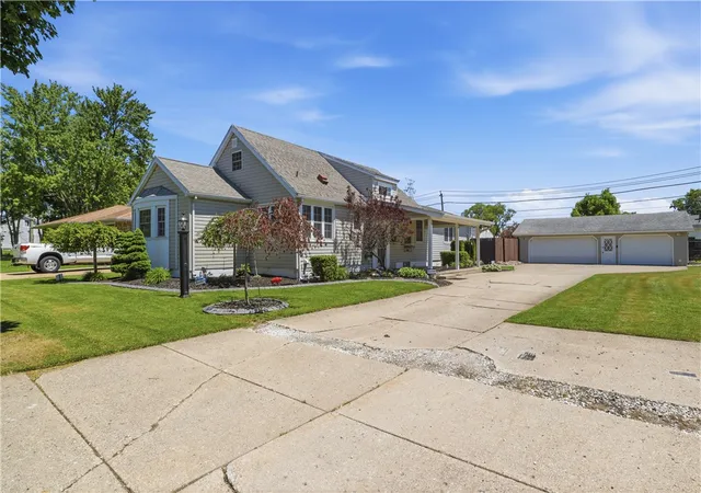 Photo 4 of Sale Pending at 55 Toelsin Rd, Buffalo, NY 14225 | MLS# R1686747 | Listing updated on 2026-07-08