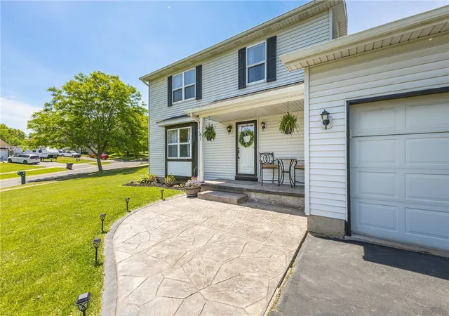 Homes for sale in Gates, NY | 81 Cheshire Ln, Gates, NY 14624 | MLS# R1686670