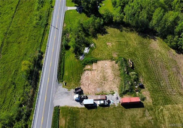 9th image of 5589 Stone Rd, Lockport Town, NY 14094 | MLS# B1687591