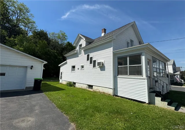 Homes for sale in Frankfort, NY | 206 S Litchfield St, Frankfort, NY 13340 | MLS# S1687780