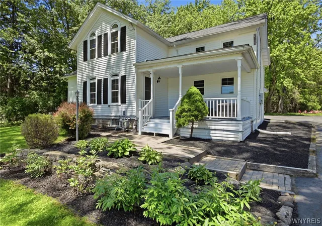 1st image of 4441 Tonawanda Creek Rd, North Tonawanda, NY 14120 | MLS# B1685306