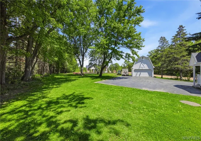 4th image of 4441 Tonawanda Creek Rd, North Tonawanda, NY 14120 | MLS# B1685306