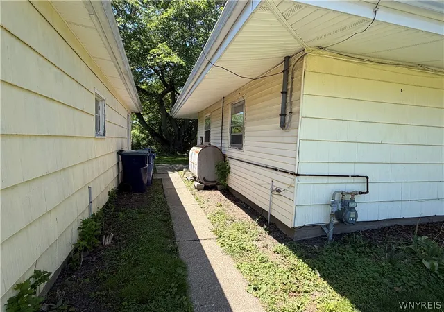 Homes for sale in Cambria, NY | 3913 Fair Ct W, Cambria, NY 14132 | MLS# B1687583