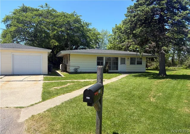 Homes for sale in Cambria, NY | 3913 Fair Ct W, Cambria, NY 14132 | MLS# B1687583