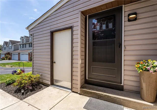 Photo 2 of Sale Pending at 801 Red Fern Ct, East Amherst, NY 14051 | MLS# B1684505 | Listing updated on 2026-06-18