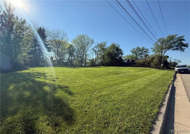 Homes for sale in Hamburg, NY | 6316 Mckinley Pkwy, Hamburg, NY 14075 | MLS# B1685560