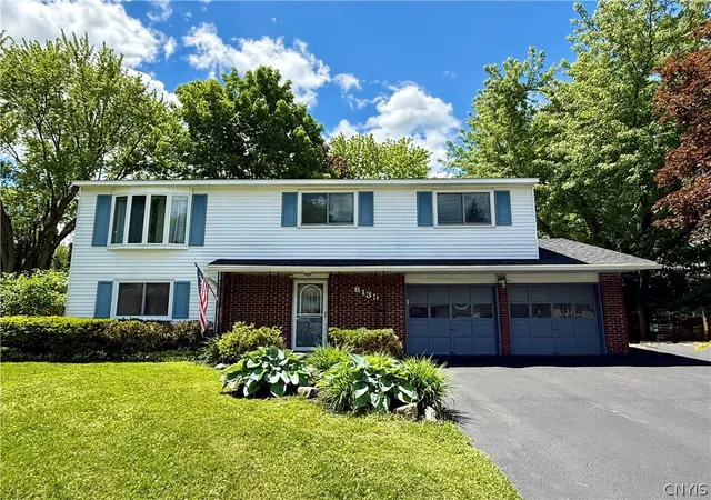 Homes for sale in Clay, NY | 8135 Crimson Cir, Clay, NY 13041 | MLS# S1687763