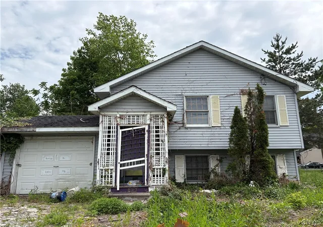 1st image of 827 Tallman St, Syracuse, NY 13204 | MLS# S1686881