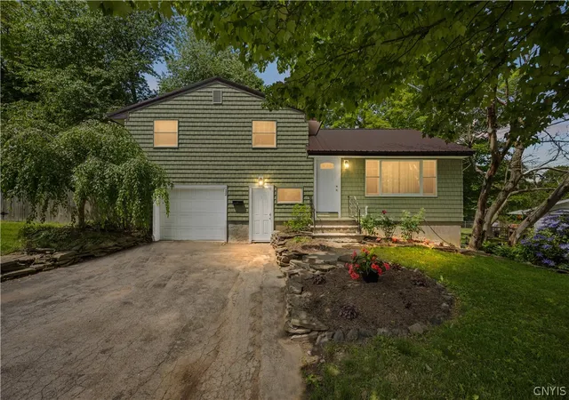 Homes for sale in Camillus, NY | 12 Shady Ln, Camillus, NY 13219 | MLS# S1687741