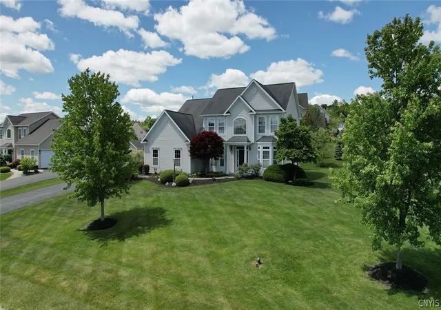 Homes for sale in De Witt, NY | 5031 Yellow Wood Pkwy, De Witt, NY 13078 | MLS# S1687420