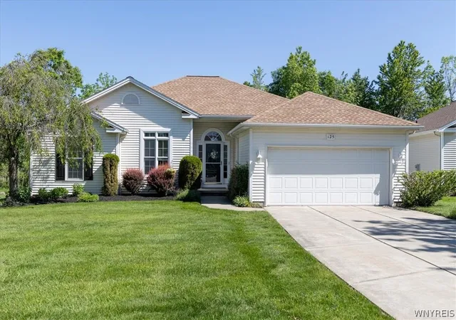Homes for sale in East Amherst, NY | 125 Blacksmith Dr, East Amherst, NY 14051 | MLS# B1687948