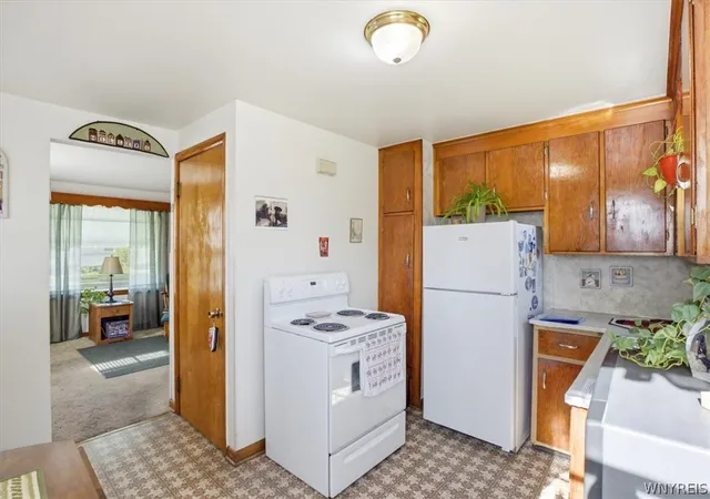 Photo 3 of Sale Pending at 12 Tussing Ln, Tonawanda, NY 14150 | MLS# B1686850 | Listing updated on 2026-07-07