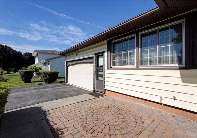 Photo 3 of Sale Pending at 23 Capri Dr, Rochester, NY 14624 | MLS# R1687924 | Listing updated on 2026-07-26