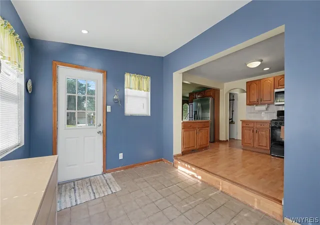 3rd image of 109 Summit Ave, West Seneca, NY 14224 | MLS# B1682685