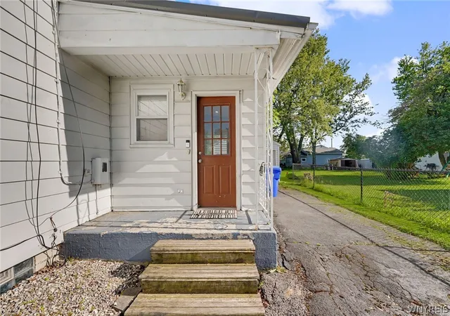 4th image of 109 Summit Ave, West Seneca, NY 14224 | MLS# B1682685