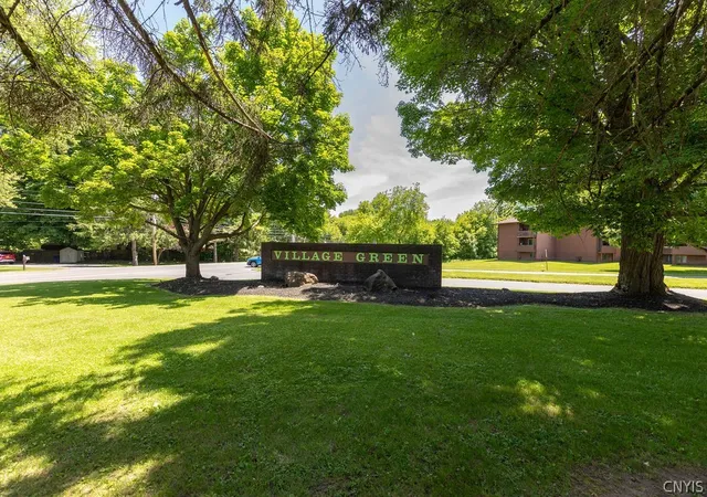 32nd image of 320 Higgins Dr, Baldwinsville, NY 13027 | MLS# S1687799