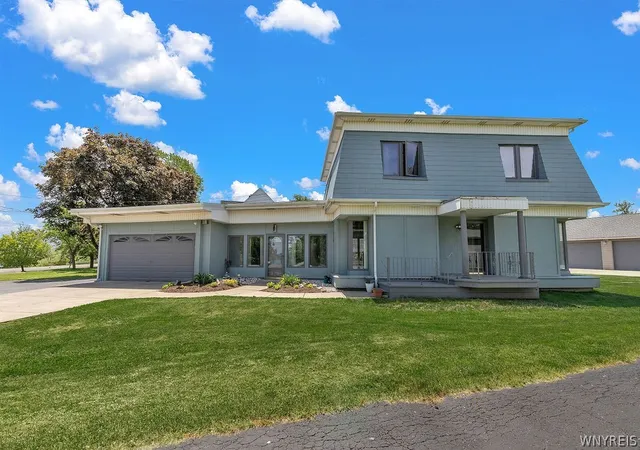 Homes for sale in Grand Island, NY | 1030 East River Rd, Grand Island, NY 14072 | MLS# B1687687