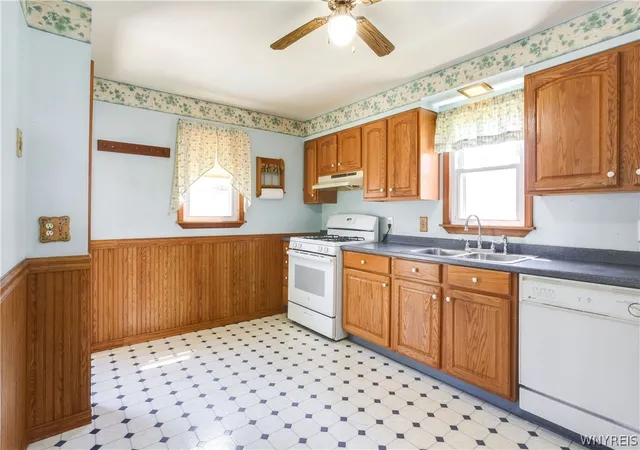 4th image of 105 Nokomis Pkwy, Buffalo, NY 14225 | MLS# B1687956