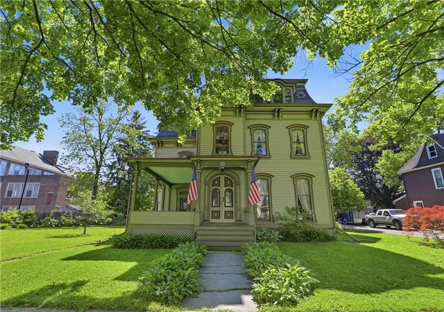 Photo 2 of Single family home for sale at 440 Park Ave, Waverly, NY 14892 | MLS# R1687311 | Listing updated on 2026-08-03