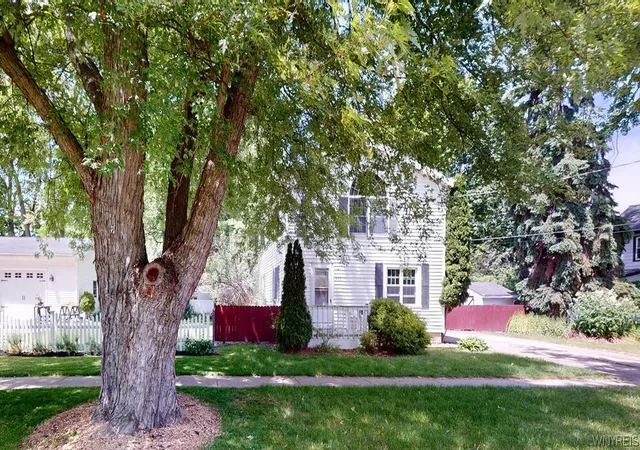 Homes for sale in Lewiston, NY | 225 N 4th St, Lewiston, NY 14092 | MLS# B1686819