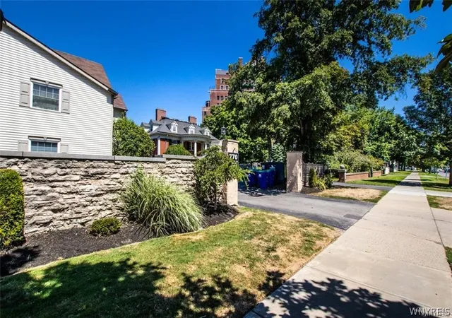 2nd image of 770 W Ferry St #7A, Buffalo, NY 14222 | MLS# B1686653