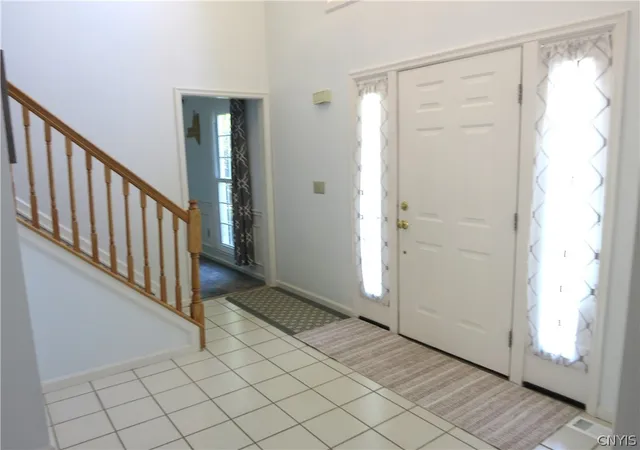 Photo 5 of Sale Pending at 8226 Turnstone Dr, Manlius, NY 13104 | MLS# S1688210 | Listing updated on 2026-07-02