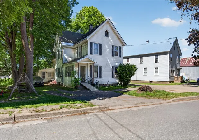 3rd image of 23 Academy St, New Berlin, NY 13411 | MLS# R1682420