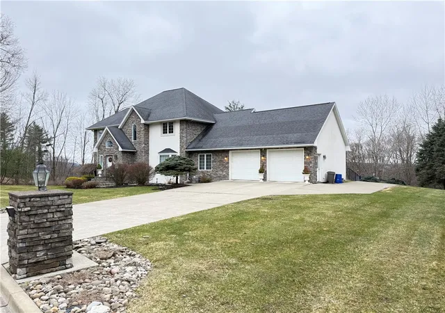 3rd image of 1013 Gabriella Ave, Endicott, NY 13760 | MLS# R1688211