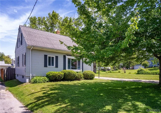 Homes for sale in Hamburg, NY | 2662 Greenfield Ave, Hamburg, NY 14075 | MLS# B1687951