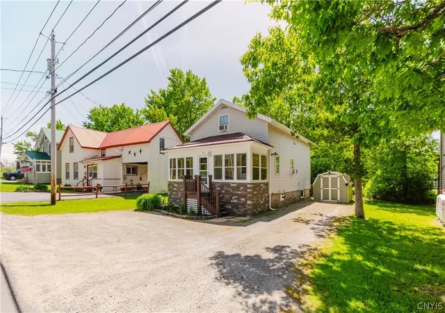Photo 4 of Single family home for sale at 142 Church St, Alexandria Bay, NY 13607 | MLS# S1687330 | Listing updated on 2026-07-13