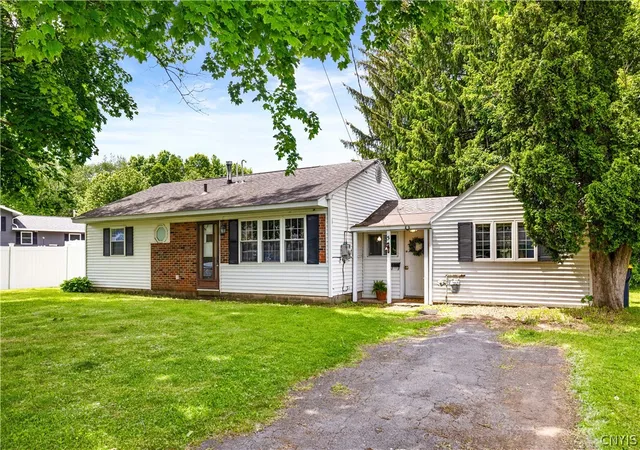 Homes for sale in Whitestown, NY | 5 Walnut Dr, Whitestown, NY 13492 | MLS# S1687915