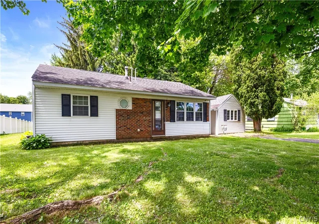 Homes for sale in Whitestown, NY | 5 Walnut Dr, Whitestown, NY 13492 | MLS# S1687915
