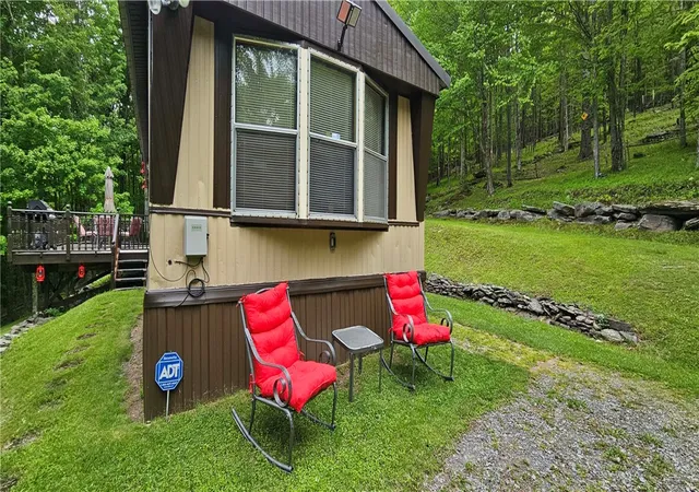 Photo 3 of Manufactured home for sale at 697 Rossman Rd, Denver, NY 12421 | MLS# R1684984 | Listing updated on 2026-07-24