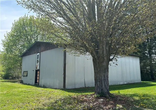 3rd image of 116 Memory Ln, North Norwich, NY 13460 | MLS# R1685890