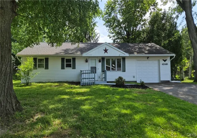 Homes for sale in Clay, NY | 4246 Aurora, Clay, NY 13090 | MLS# S1688237