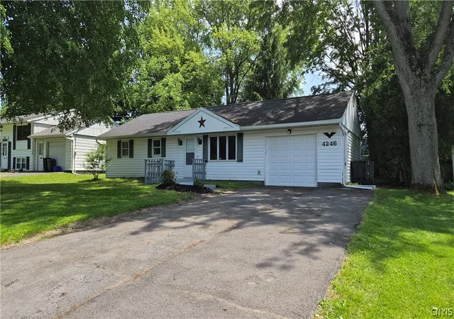 Homes for sale in Clay, NY | 4246 Aurora, Clay, NY 13090 | MLS# S1688237