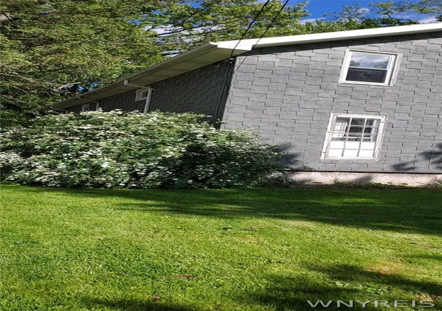 Homes for sale in Le Roy, NY | 76 North St, Le Roy, NY 14482 | MLS# B1688108