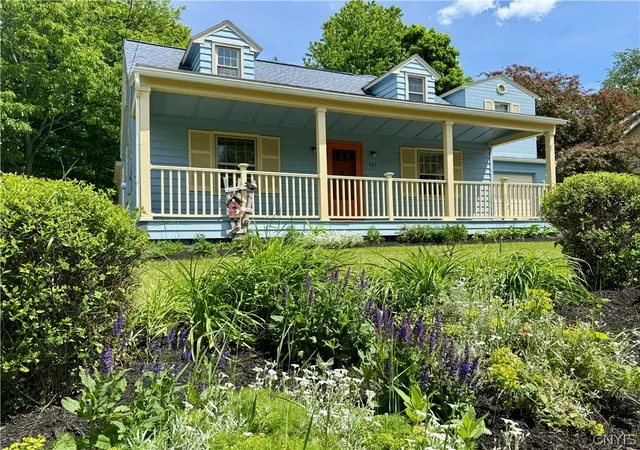 1st image of 923 Cumberland Ave, Syracuse, NY 13210 | MLS# S1683966