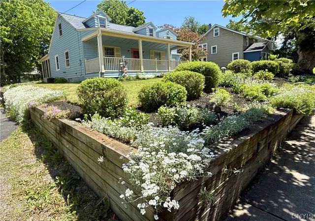 3rd image of 923 Cumberland Ave, Syracuse, NY 13210 | MLS# S1683966