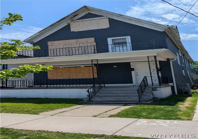 Photo 3 of House for sale at 19 Arkansas St, Buffalo, NY 14213 | MLS# B1687759 | Listing updated on 2026-06-09