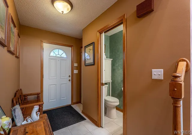 3rd image of 12 Pineview Ct, Buffalo, NY 14224 | MLS# B1687167